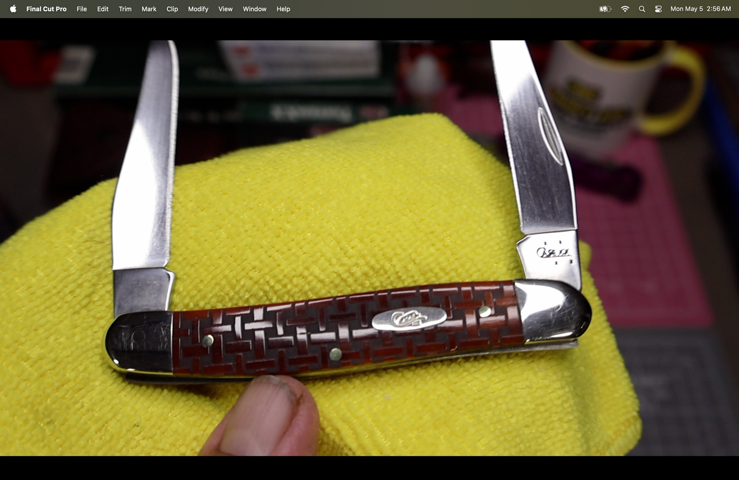 Case XX Muskrat Basket Weave Chestnut Bone #08939
